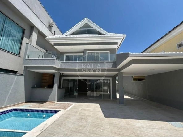 Casa à Venda em Condomínio Exclusivo em Vargem Pequena – Rio de Janeiro