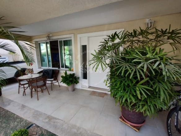 Casa Triplex de Alto Padrão no Condomínio Fechado - Recreio dos Bandeirantes